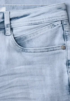 Mid Waist kick flare jeans in een Skinny Fit