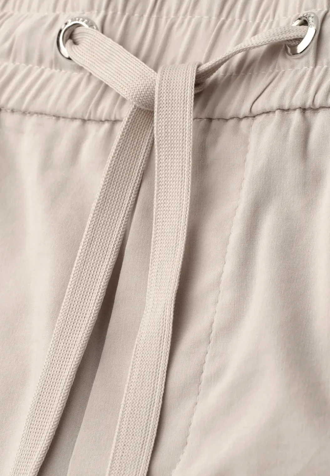 Mid Waist short in casual pasvorm