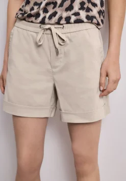 Mid Waist short in casual pasvorm