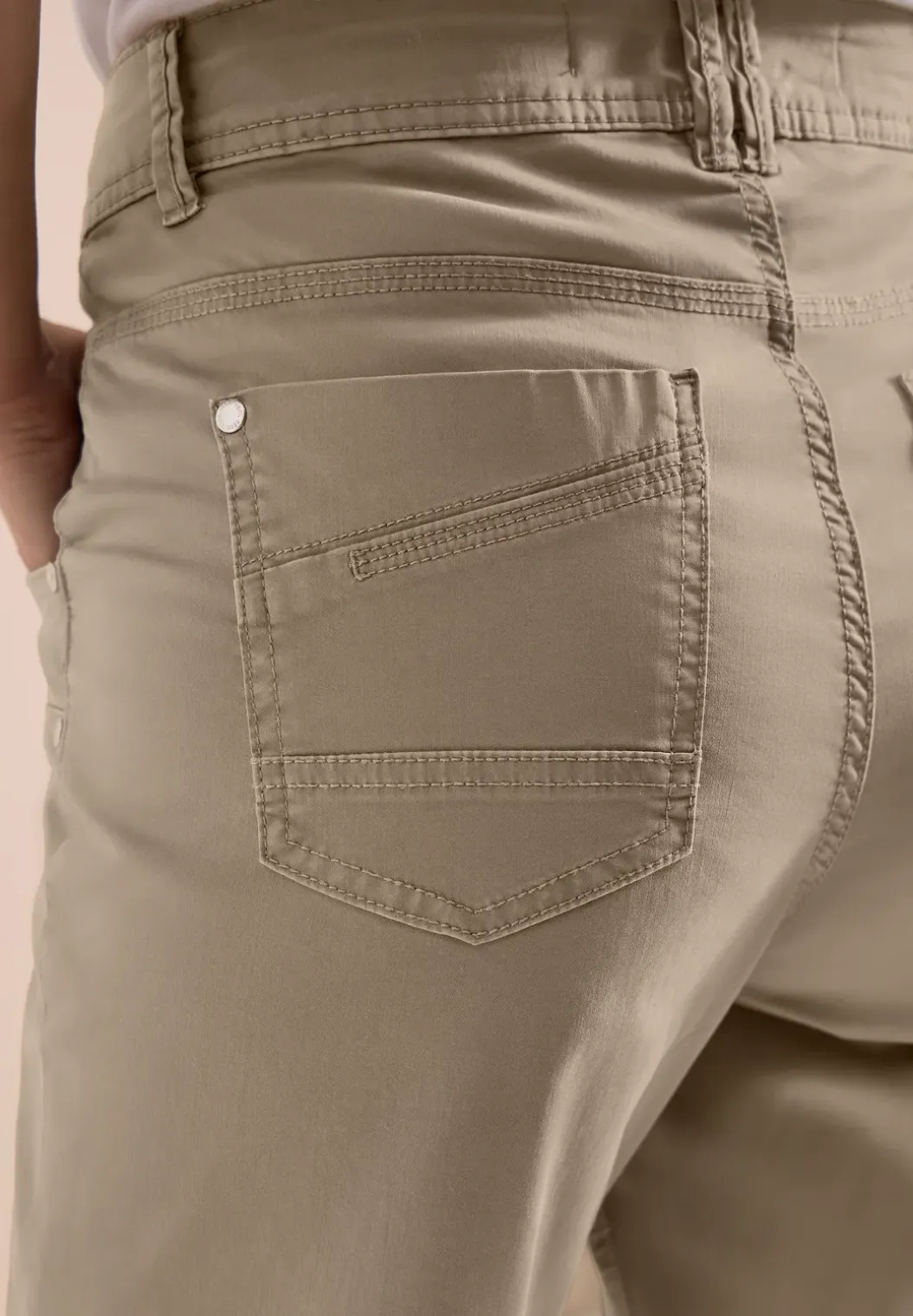 Mid Waist Slim Legs broek in casual fit