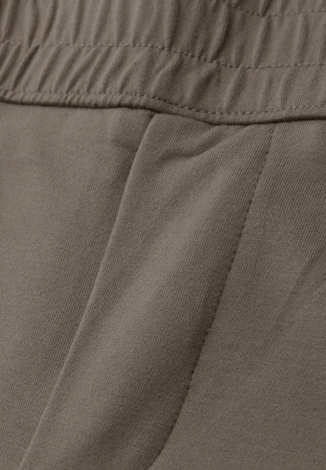 Mid Waist Slim Legs broek in Loose Fit