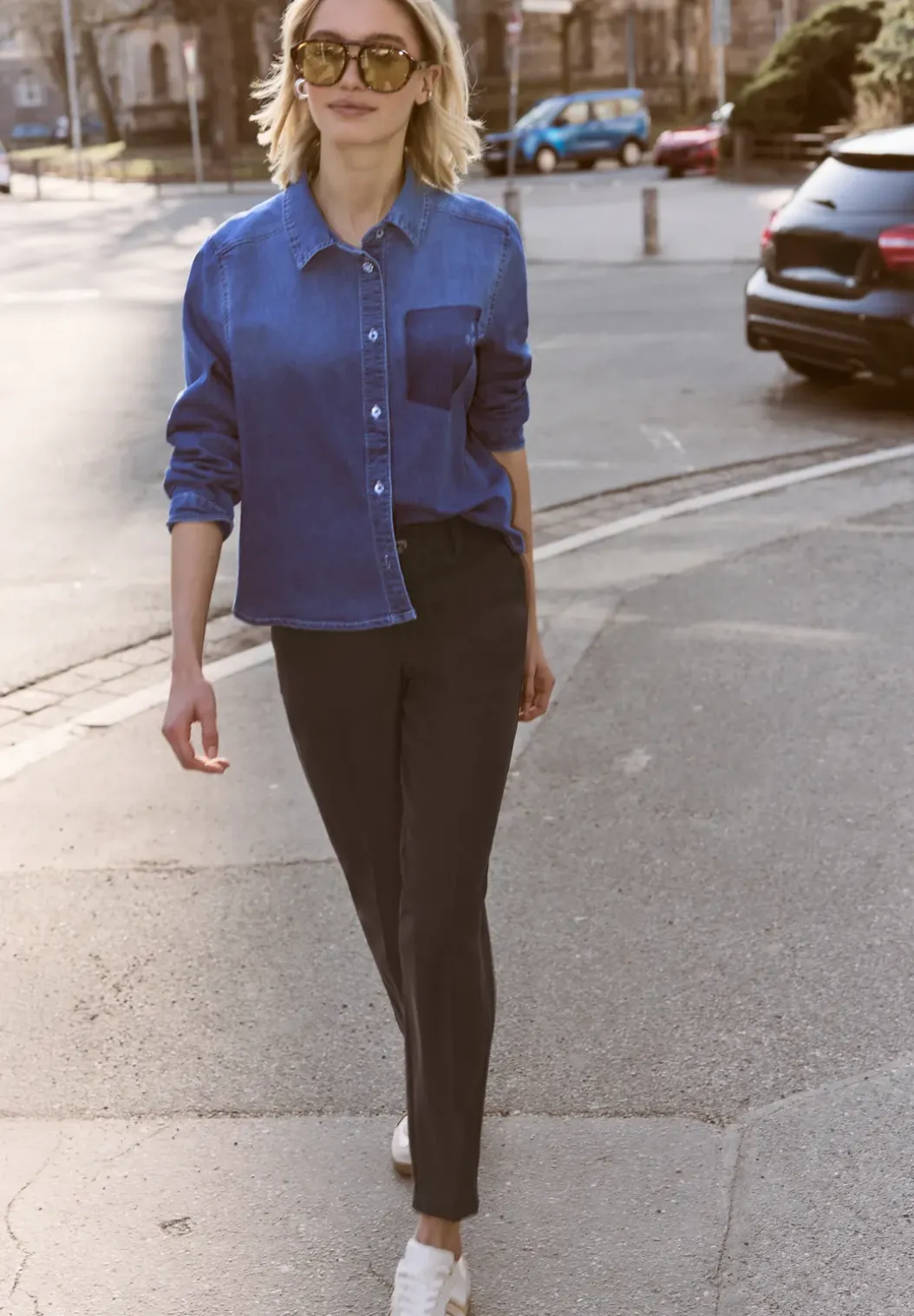 Mid Waist Slim Legs chino's in een casual fit
