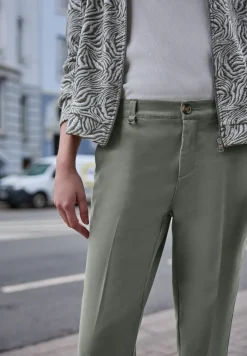 Mid Waist Slim Legs chino's in een casual fit