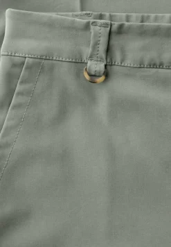 Mid Waist Slim Legs chino's in een casual fit