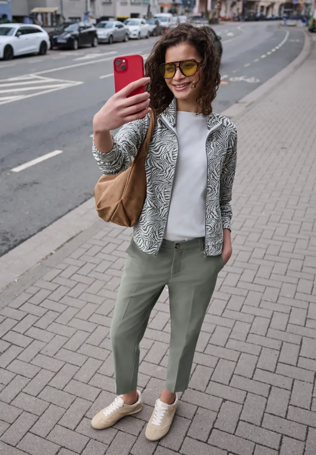 Mid Waist Slim Legs chino's in een casual fit