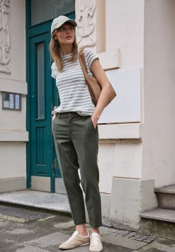 Mid Waist Slim Legs chino's in een casual fit
