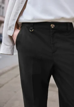 Mid Waist Slim Legs chino's in een casual fit