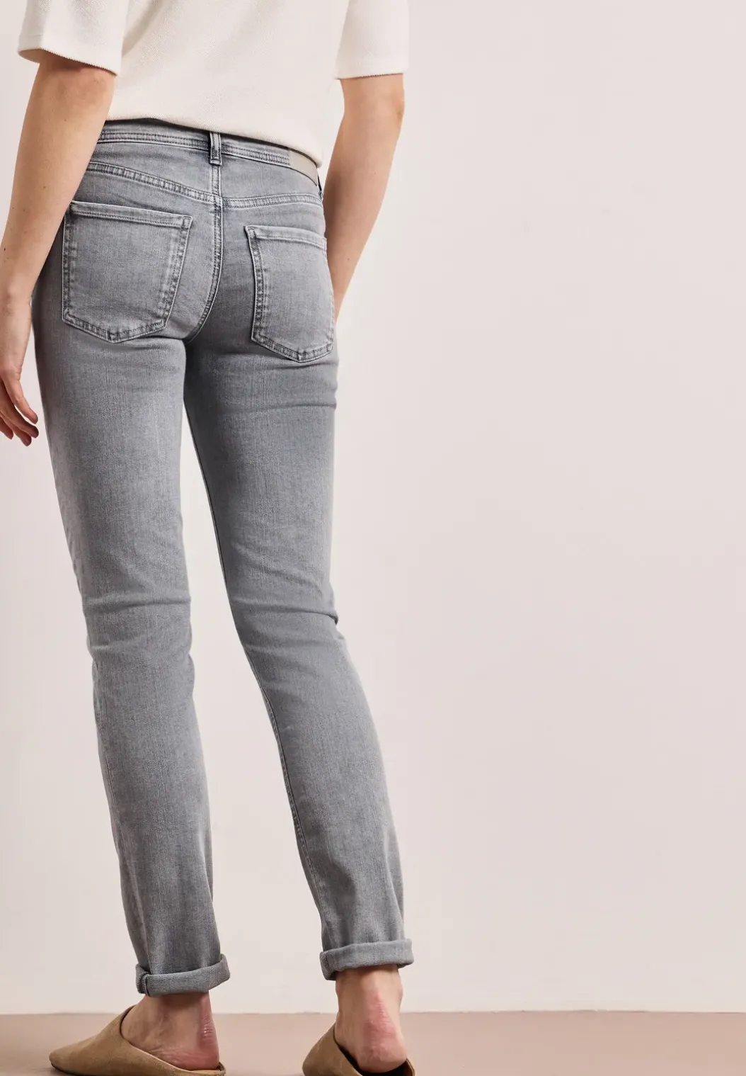 Mid Waist Slim Legs jeans met turn-up