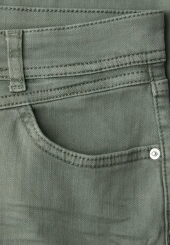 Mid Waist Slim Legs jeans in casual fit