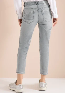 Mid Waist Slim Legs jeans in casual fit