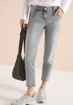 Mid Waist Slim Legs jeans in casual fit