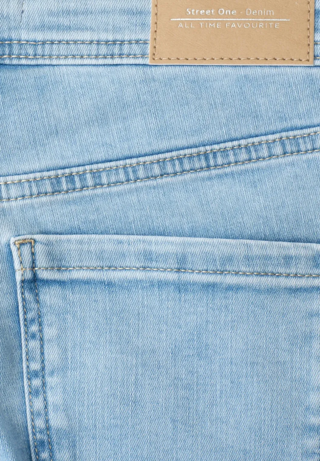 Mid Waist Slim Legs jeans in Slim Fit