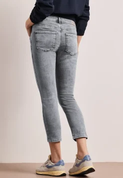 Mid Waist Slim Legs jeans in Slim Fit