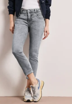 Mid Waist Slim Legs jeans in Slim Fit