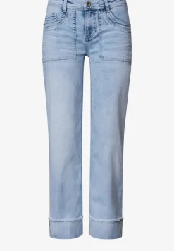 Mid Waist straight leg jeans in casual fit