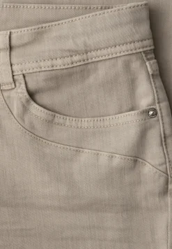 Mid Waist straight leg jeans in Slim Fit