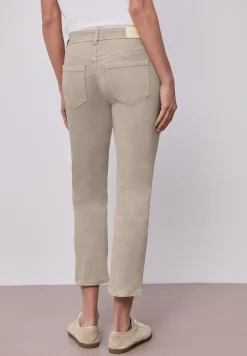 Mid Waist straight leg jeans in Slim Fit