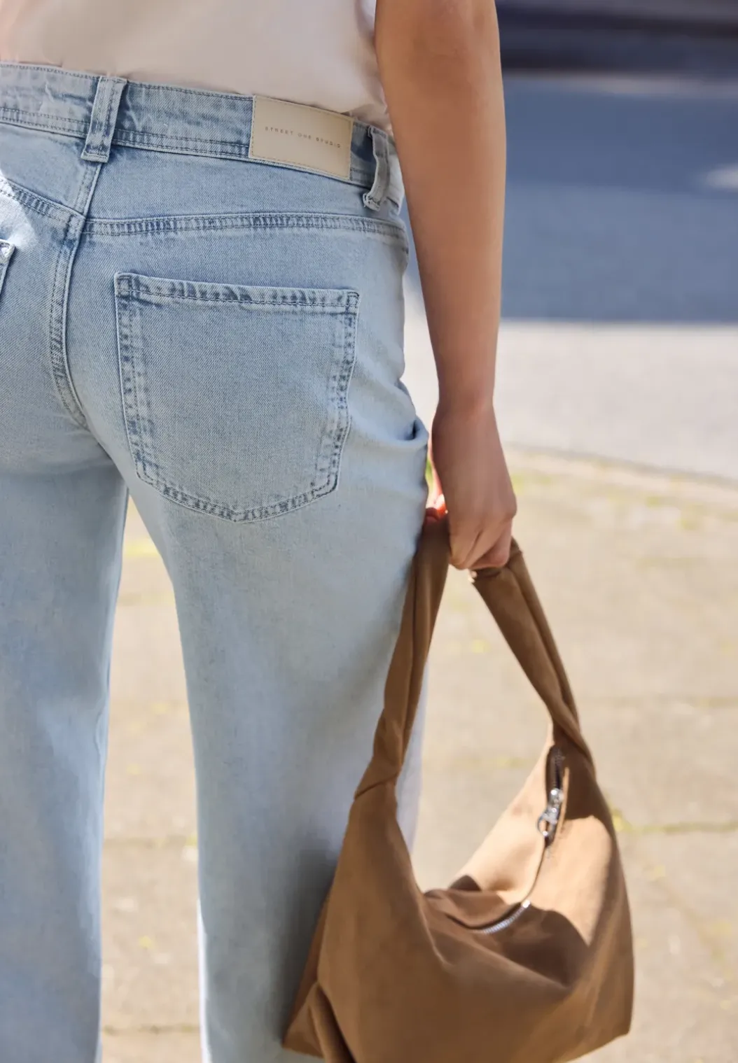 Mid Waist Wide Legs jeans met decoratieve zoom