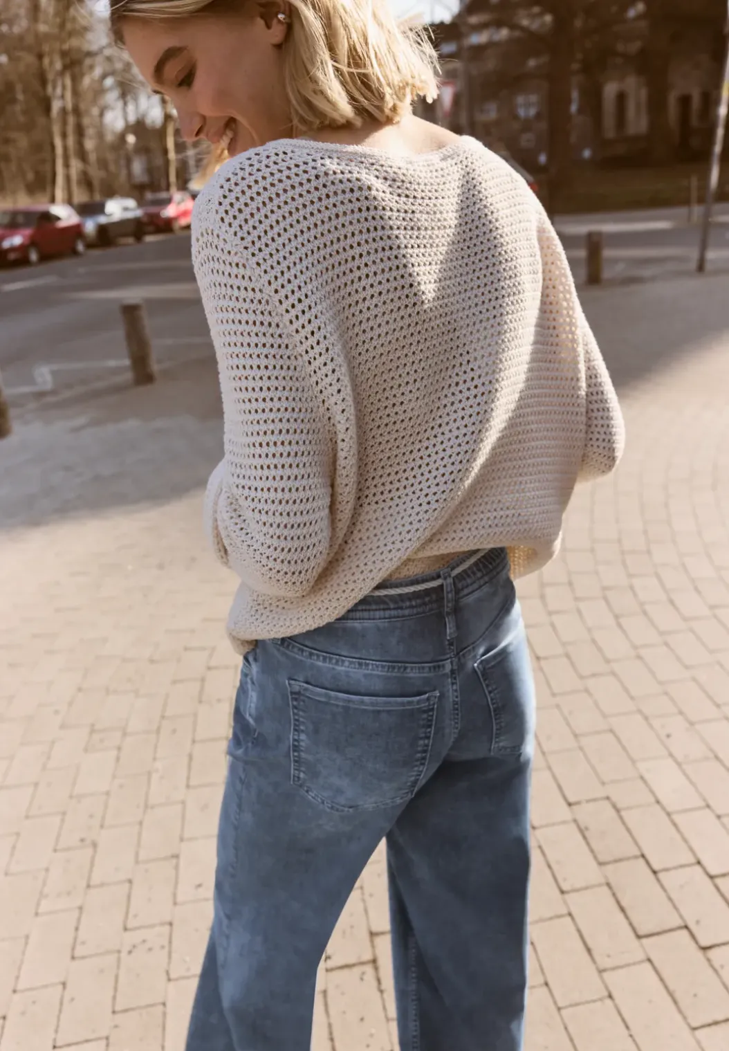 Mid Waist Wide Legs jeans in Loose Fit