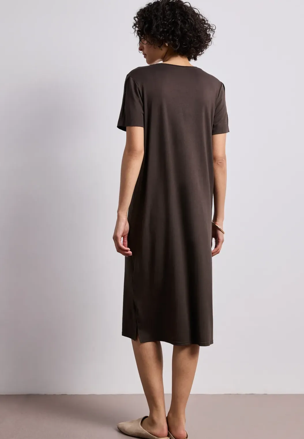 Midi-jurk met korte mouwen en splitdetail