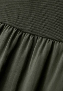 Midi-jurk met ronde hals en structuurmix