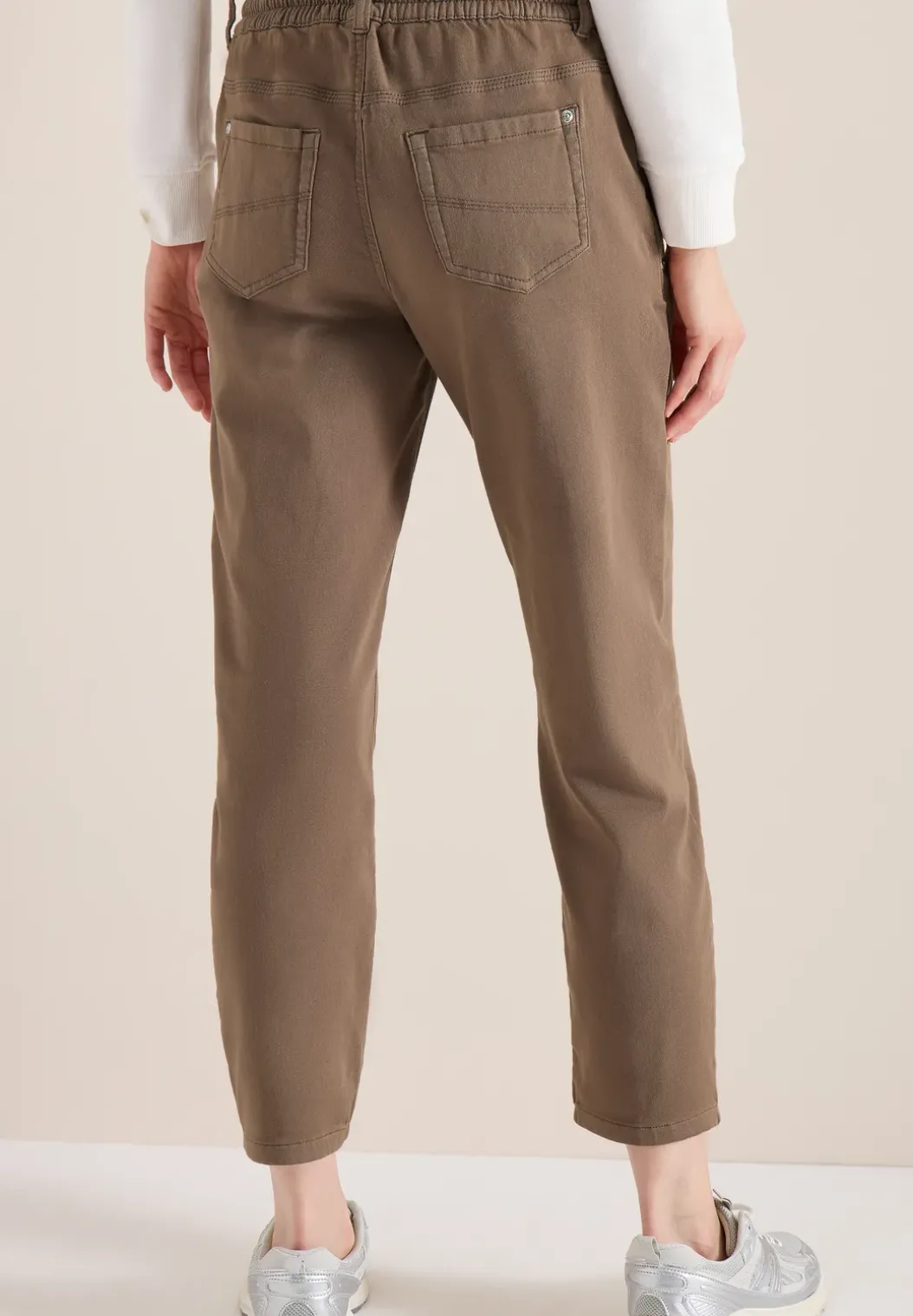 Mid Waist Slim Legs broek in Loose Fit