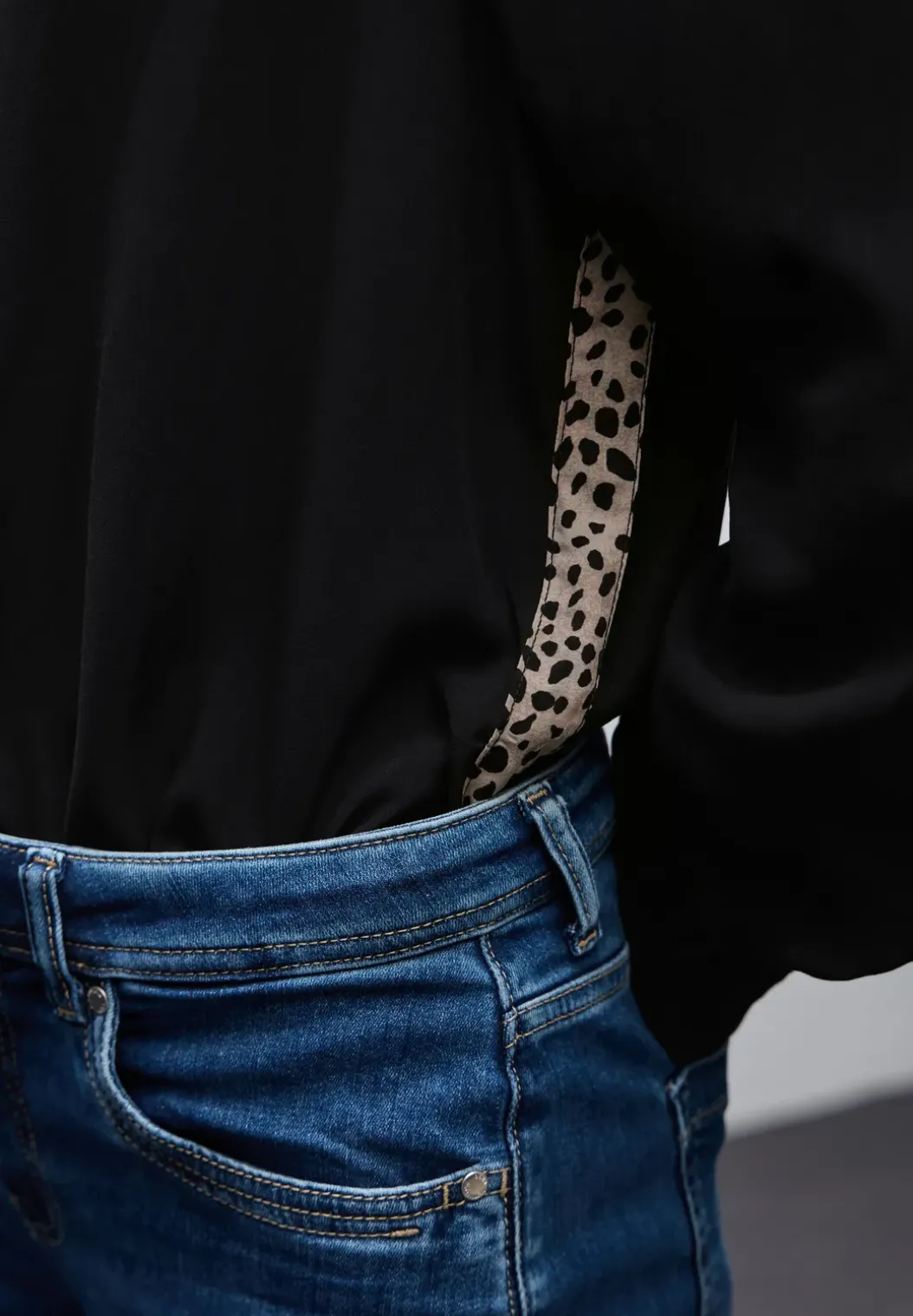 Overhemd blouse met leo details