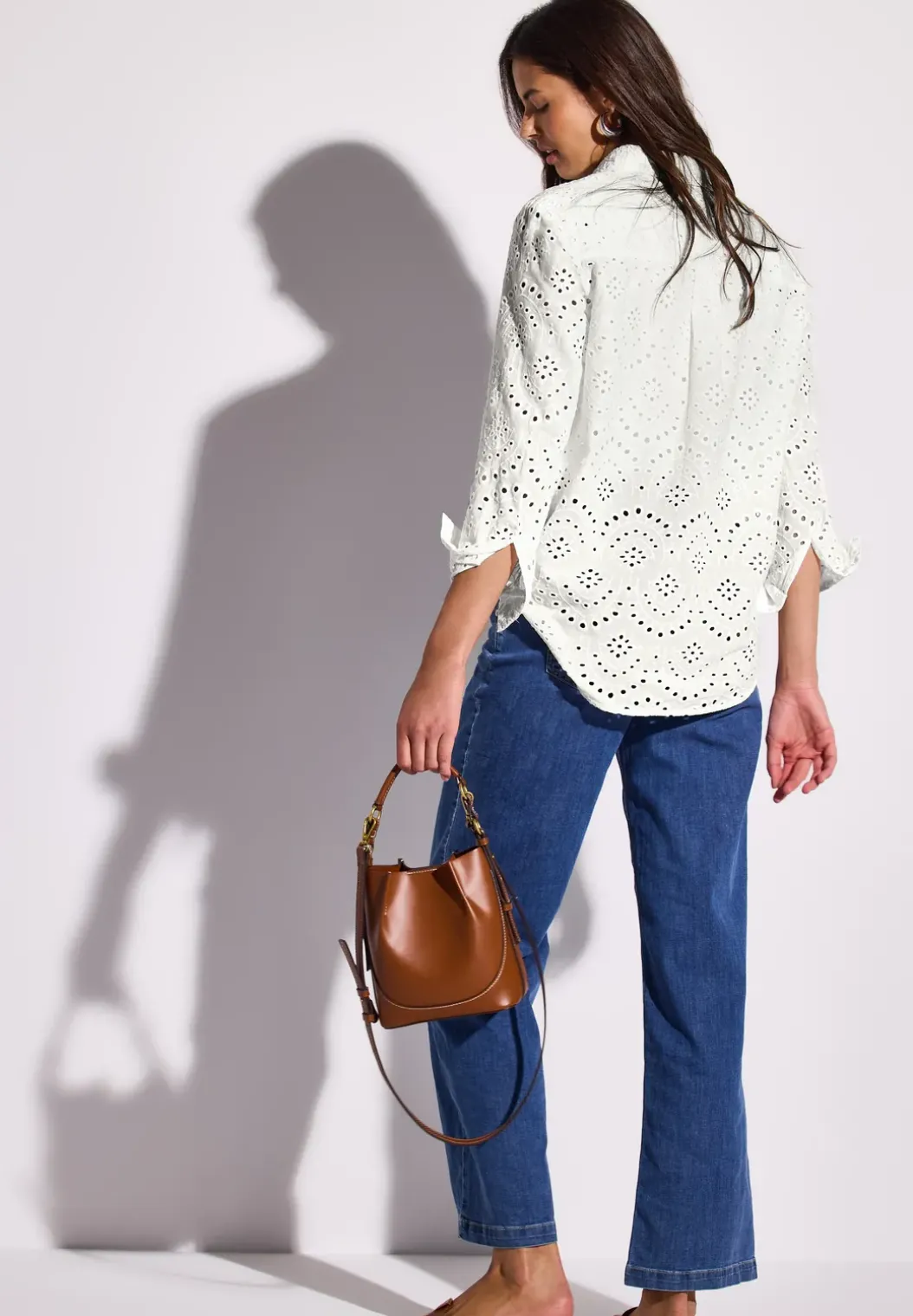 Overhemdblouse met oogjesborduursel