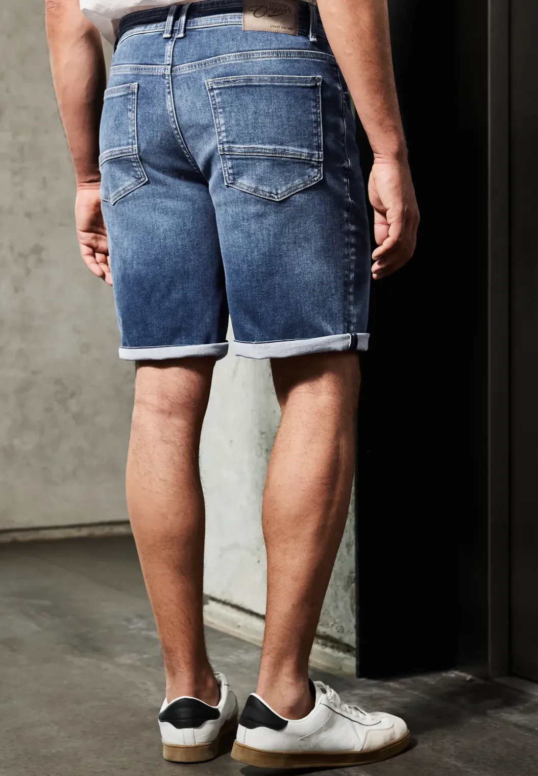 Relaxed Fit denim shorts