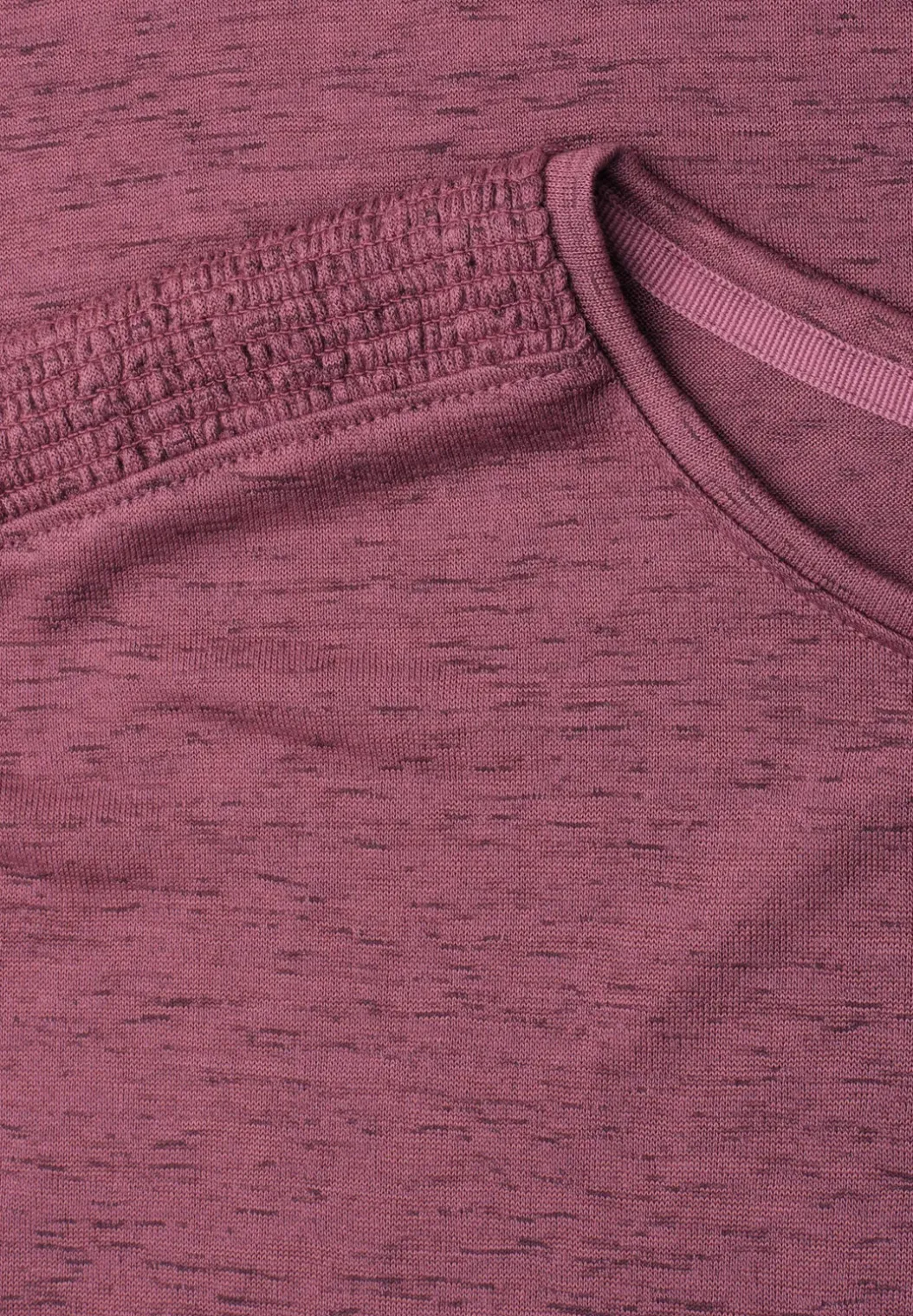 Shirt met boothals en smokdetail