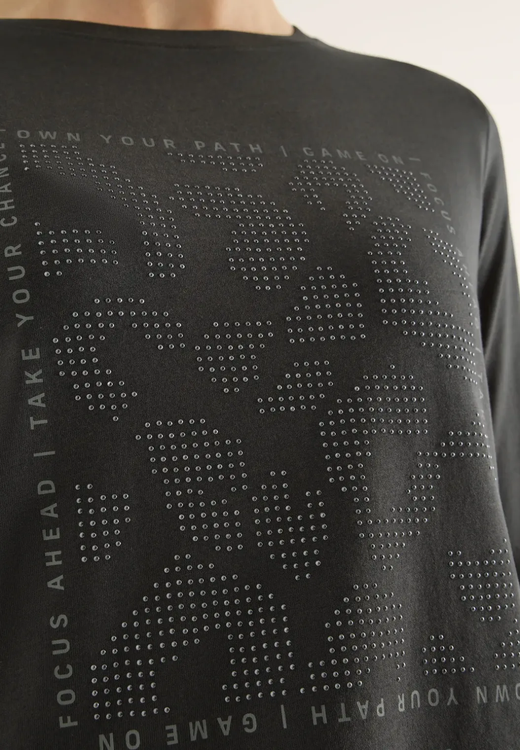 Shirt met edelstenen