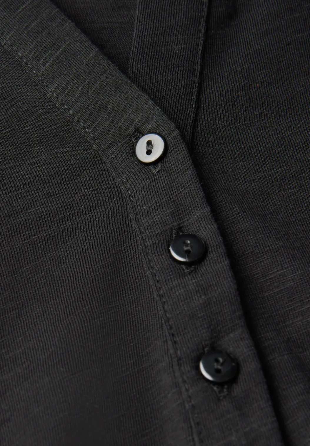 Shirt met gespleten hals