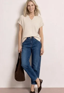 Shirt met gespleten hals en knoopdetails