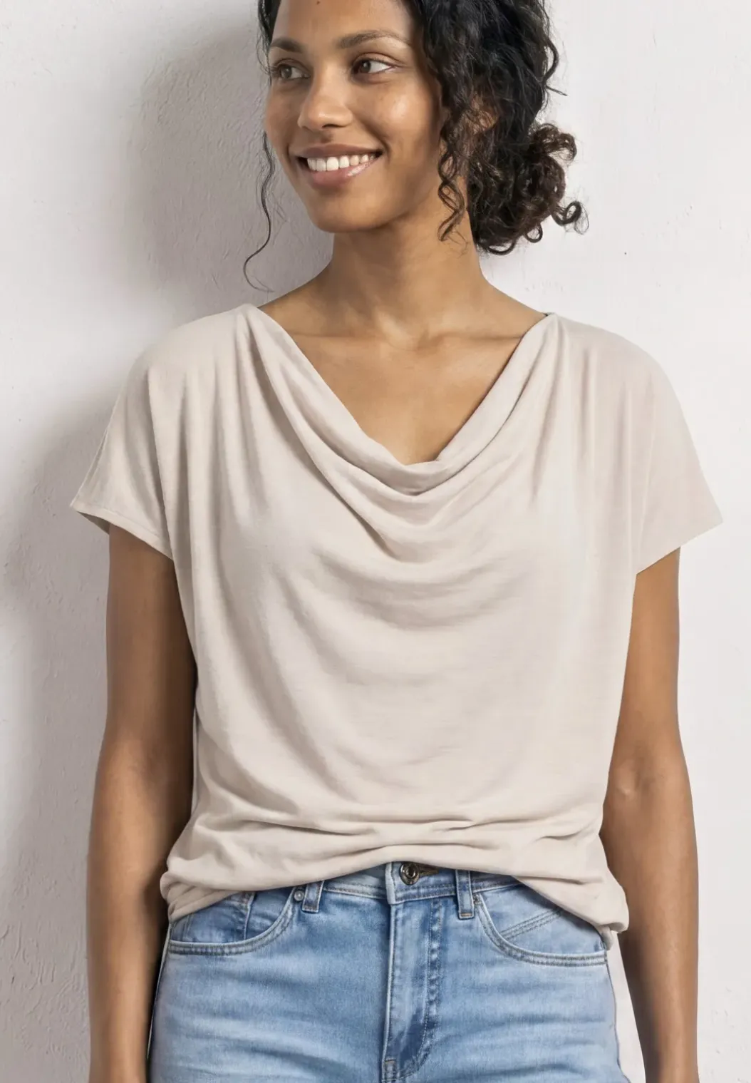 Shirt met hangende schouders en watervalvoorkant