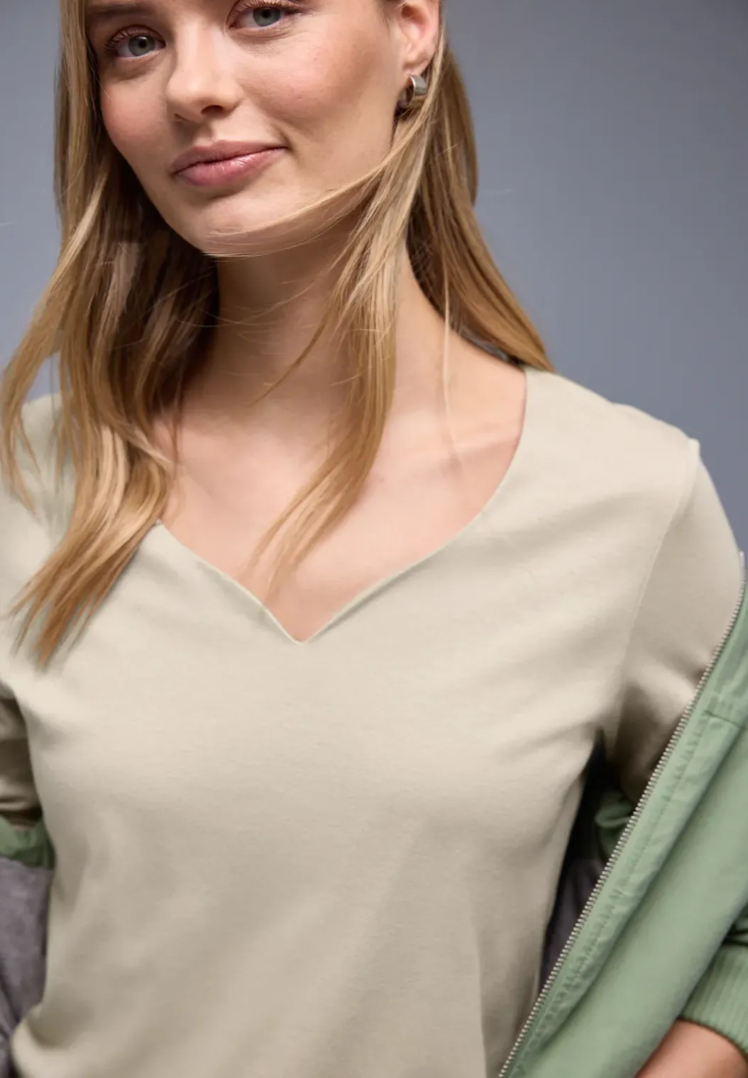 Shirt met hartvormige halslijn