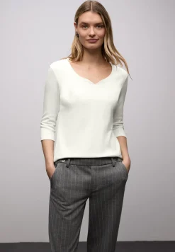Shirt met hartvormige halslijn