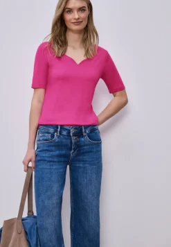 Shirt met korte mouwen en hartvormige halslijn