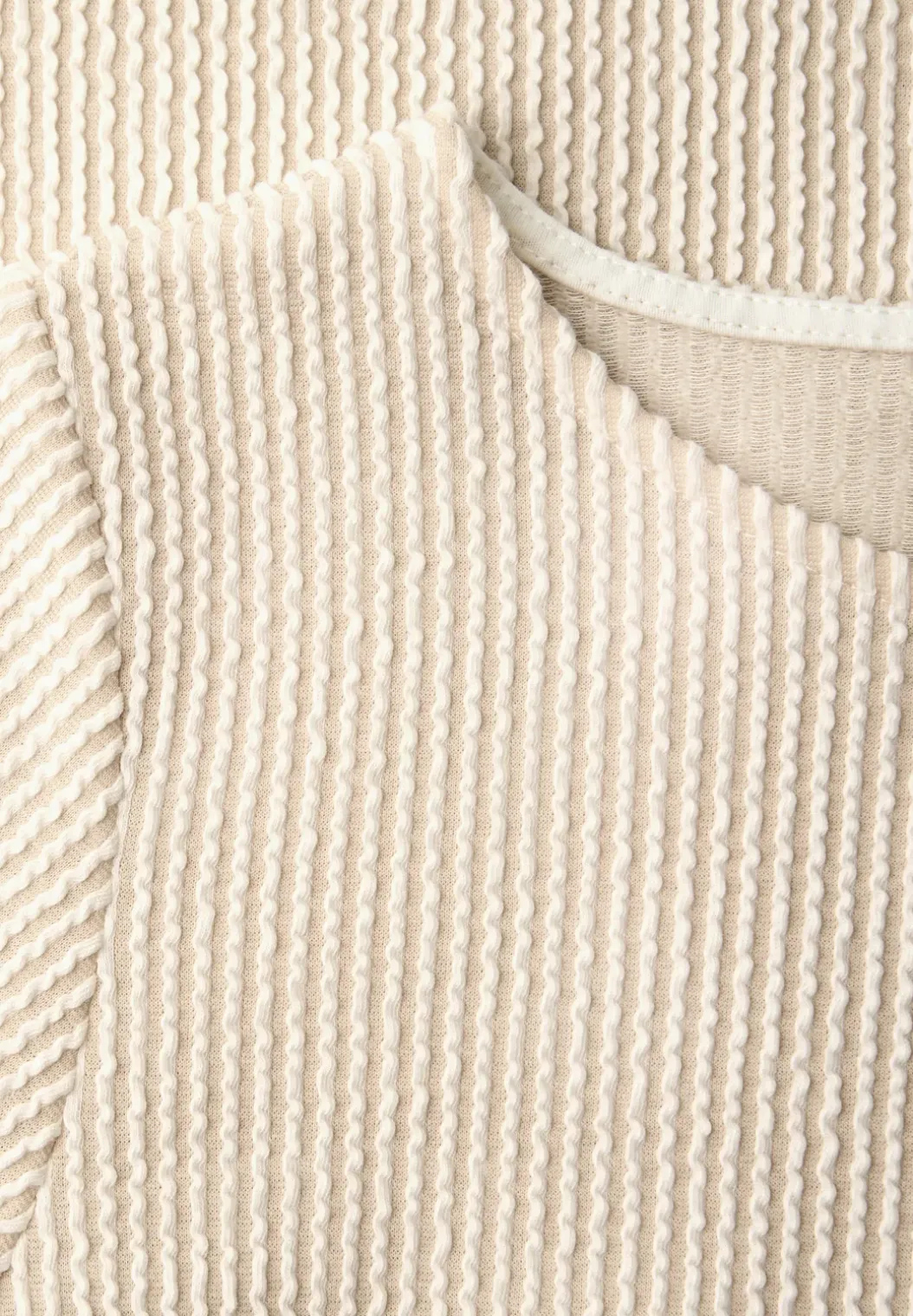 Shirt met korte mouwen en gestructureerde strepen