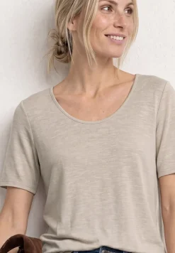 Shirt met korte mouwen en knoopdetail