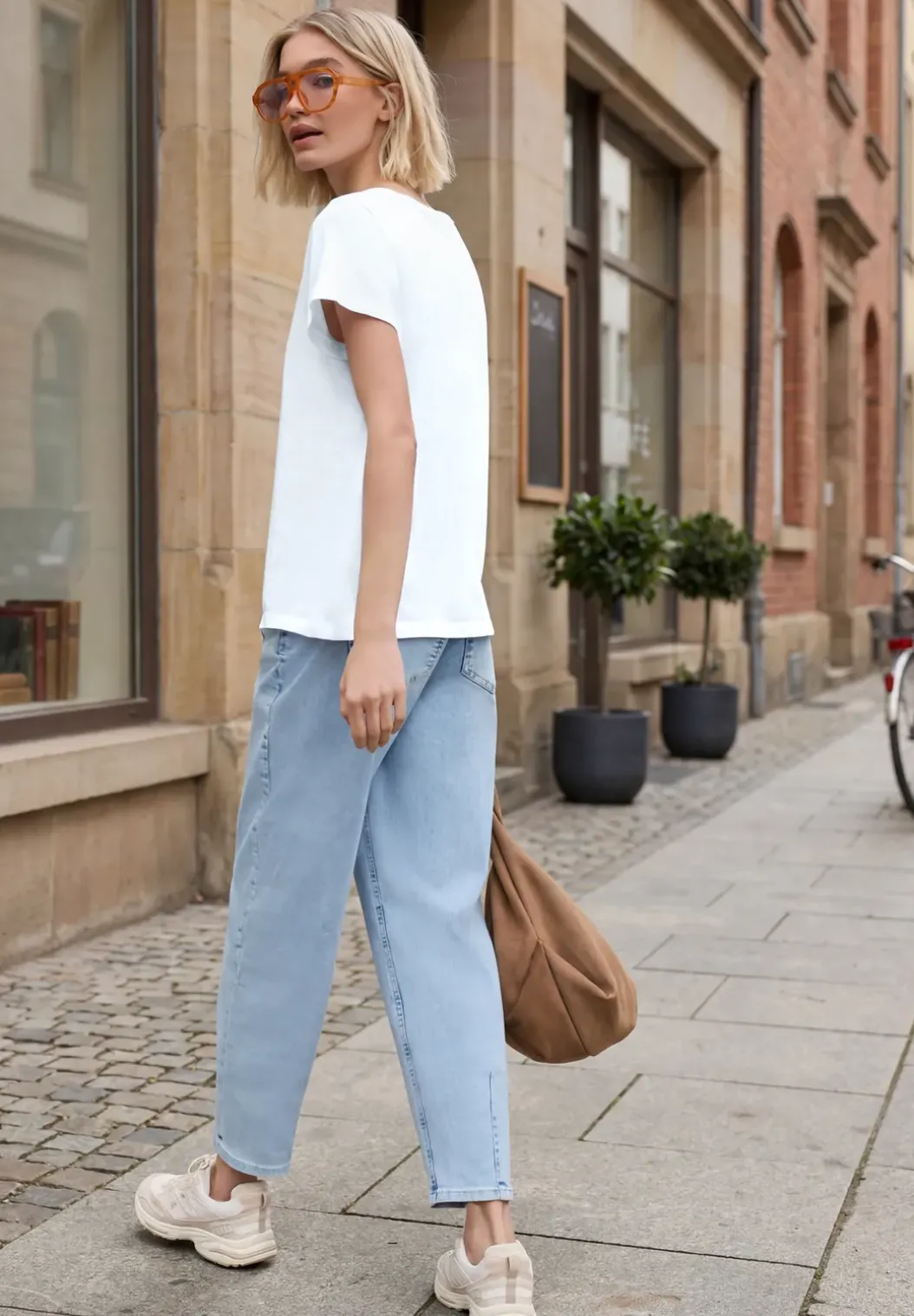 Shirt met korte mouwen en emboidery tekst