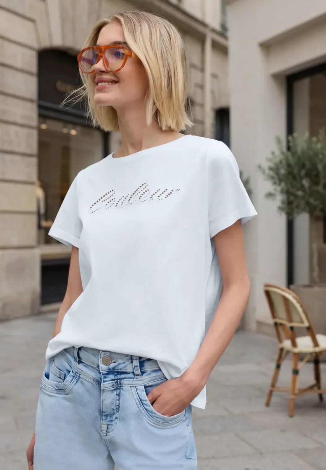 Shirt met korte mouwen en emboidery tekst