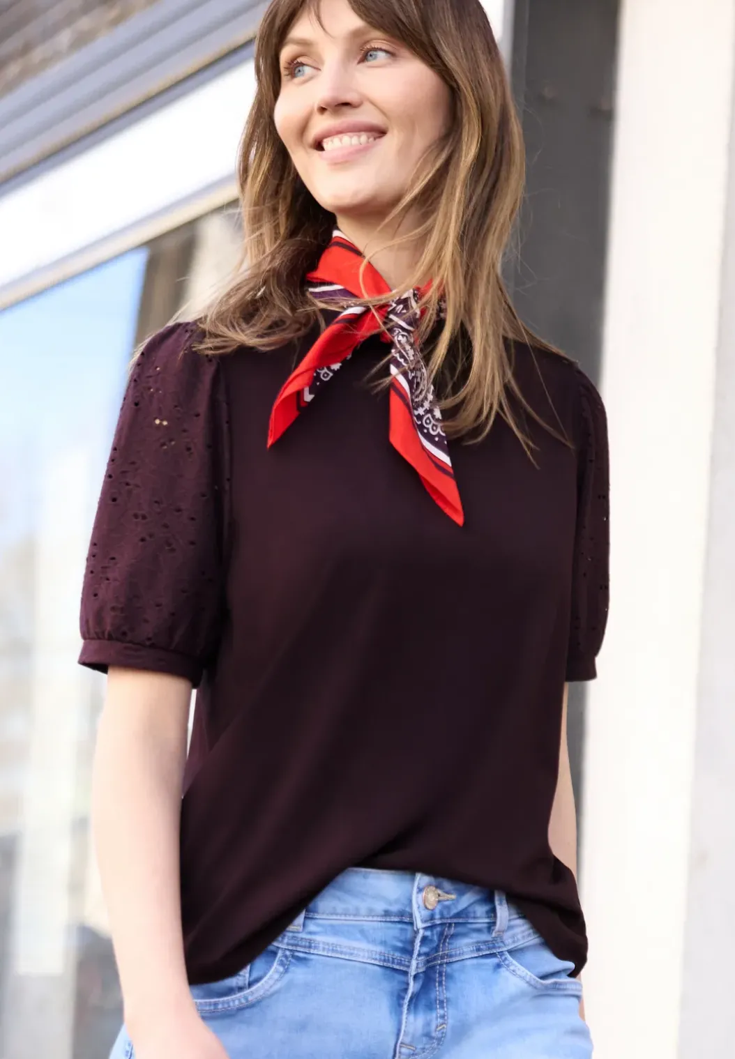 Shirt met ronde hals en kanten mouwen