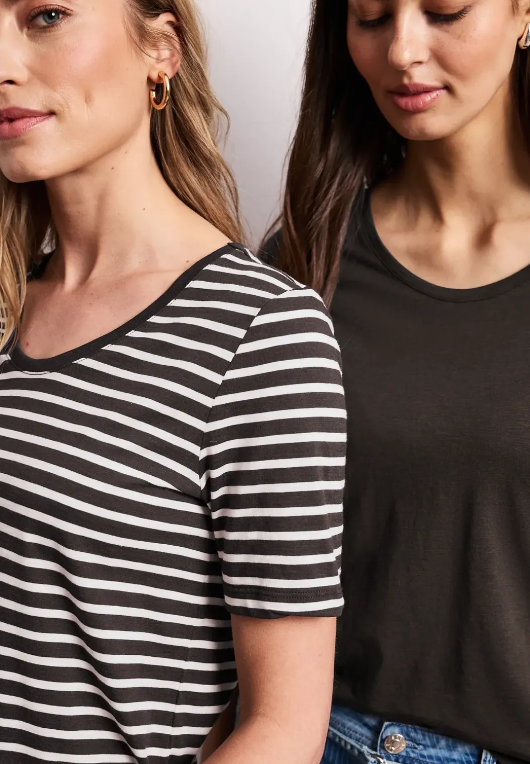 Shirt met ronde V-hals in een pak van 2
