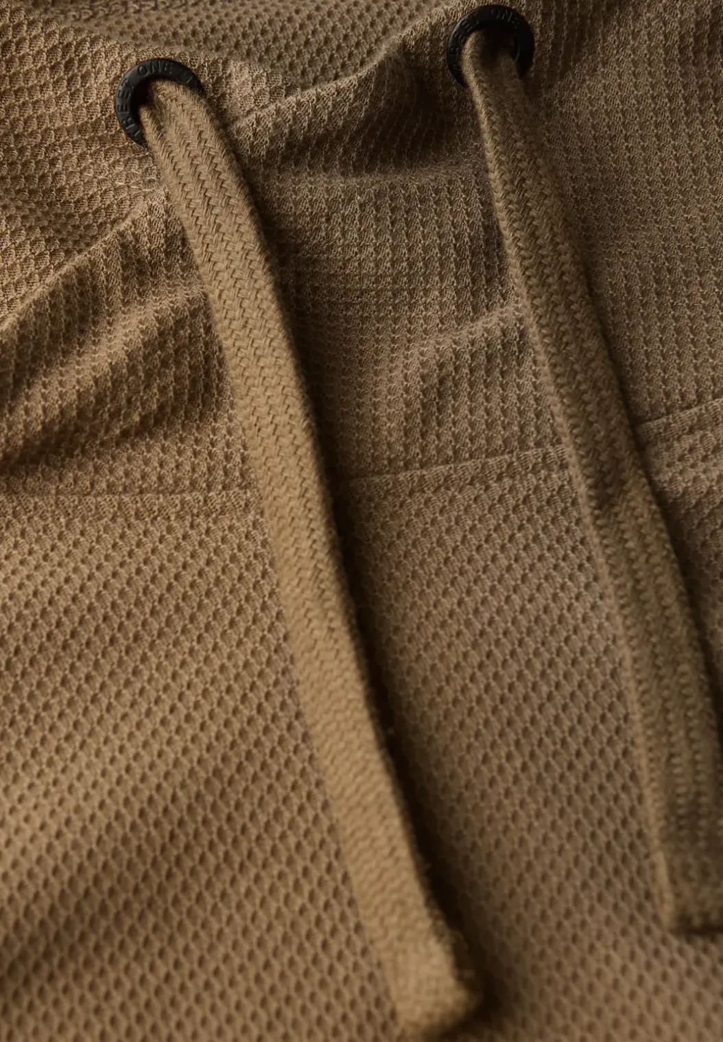 Shirt met structuur en trechtervormige hals