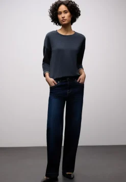 Shirt met zijdeachtige look en details
