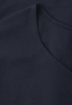 Shirt zonder mouwen met diamanten halslijn
