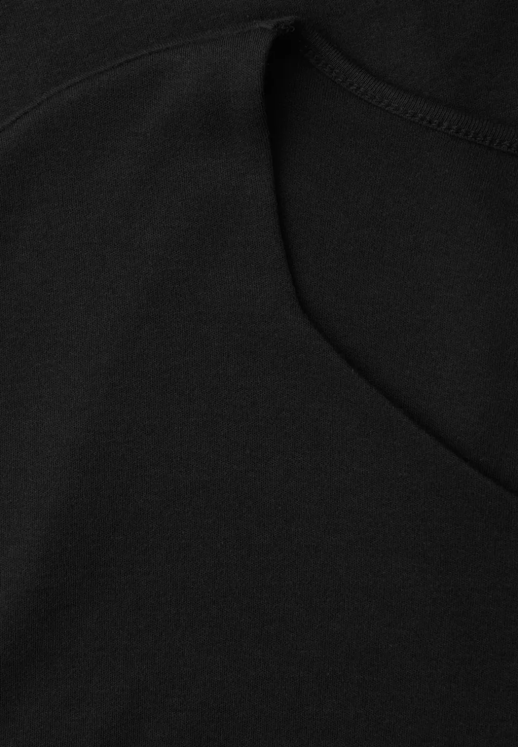 Shirt zonder mouwen met diamanten halslijn