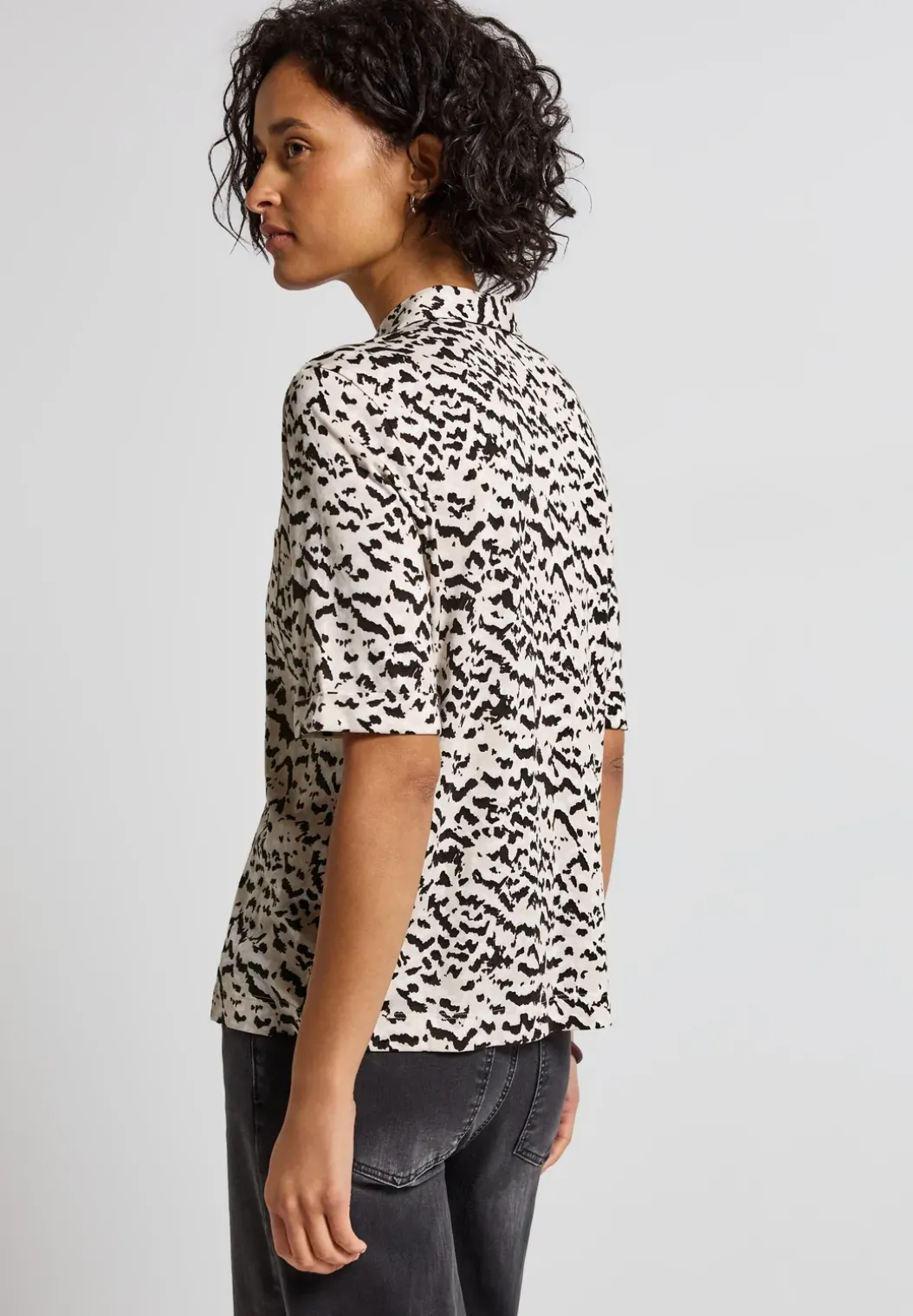 Shirt in blouselook