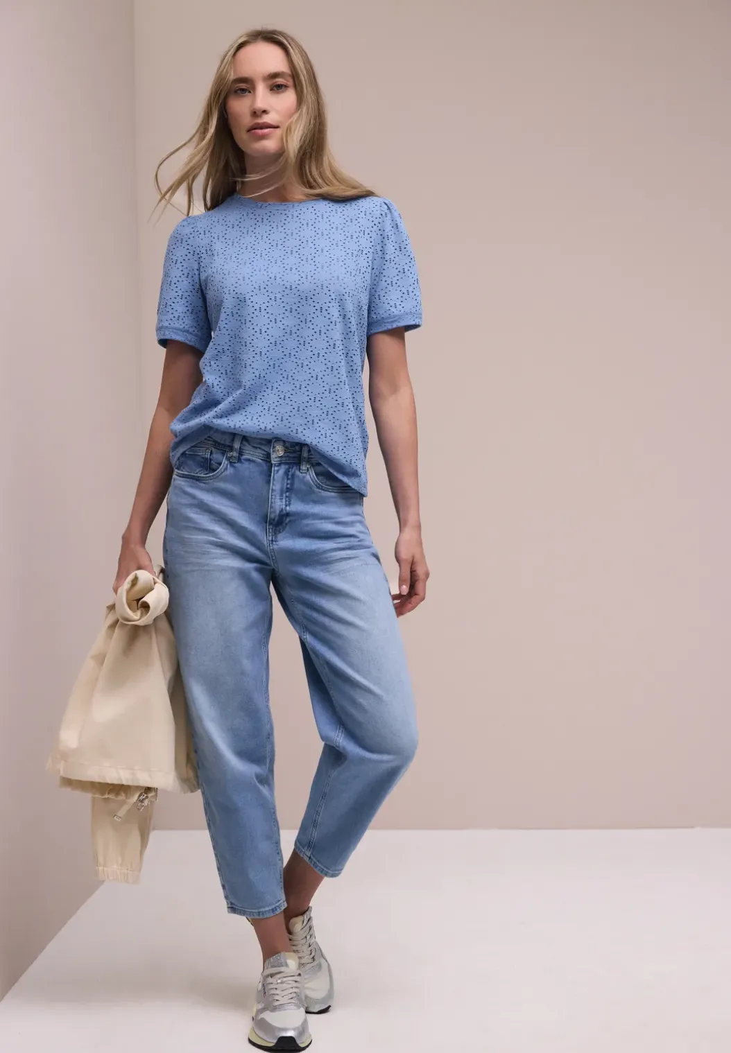 Shirt met korte mouwen en ronde hals in kant
