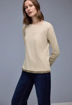 Shirt met leo details